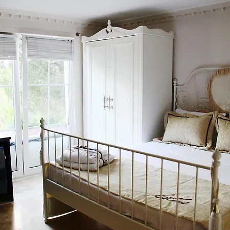 莱塞专属住宿加早餐旅馆 * 阿瓦