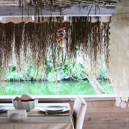 莱塞专属住宿加早餐旅馆 * 阿瓦